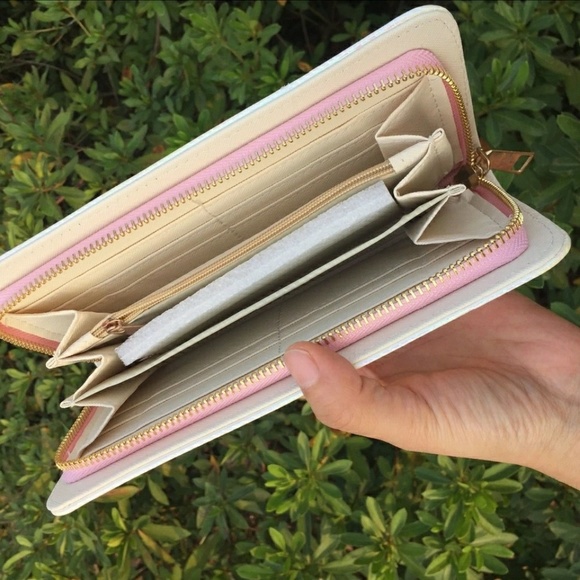 HOLOGRAPHIC SILVER WALLET - Picture 3 of 3